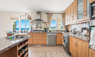 Maison espagnole à vendre sur un vaste terrain situé dans une zone tranquille à une courte distance du centre d'Estepona 50908 