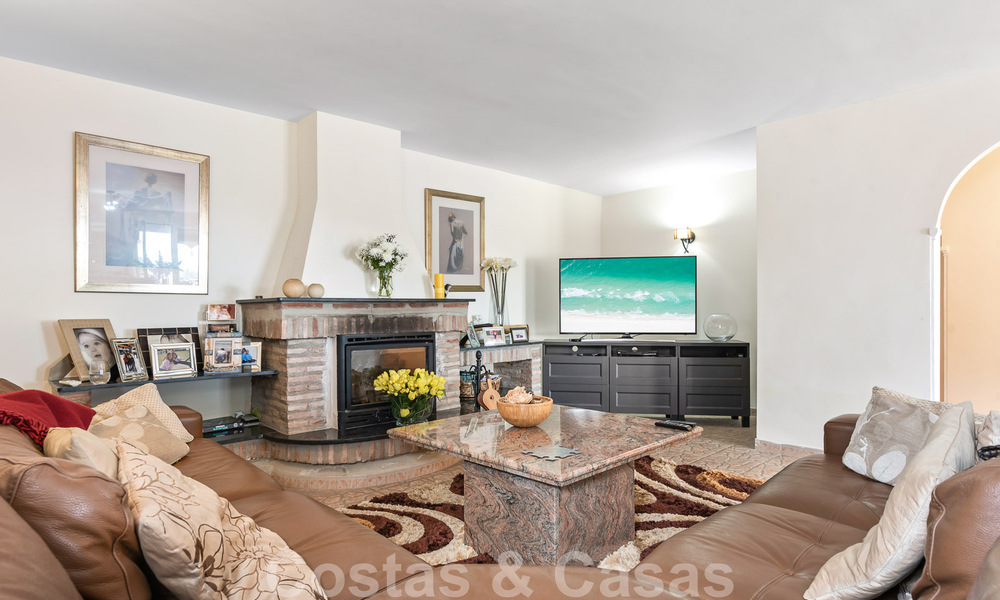 Maison espagnole à vendre sur un vaste terrain situé dans une zone tranquille à une courte distance du centre d'Estepona 50909