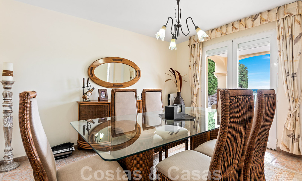 Maison espagnole à vendre sur un vaste terrain situé dans une zone tranquille à une courte distance du centre d'Estepona 50911