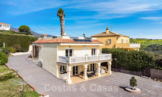 Maison espagnole à vendre sur un vaste terrain situé dans une zone tranquille à une courte distance du centre d'Estepona 50913 