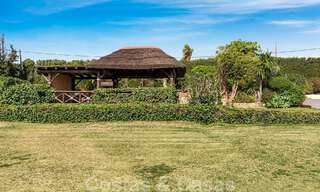 Maison espagnole à vendre sur un vaste terrain situé dans une zone tranquille à une courte distance du centre d'Estepona 50920 