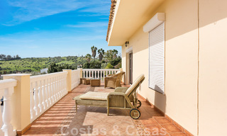 Maison espagnole à vendre sur un vaste terrain situé dans une zone tranquille à une courte distance du centre d'Estepona 50935 