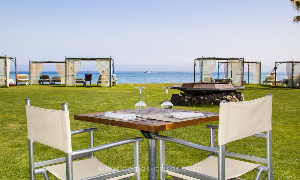 Nouvelle villa de conception contemporaine à vendre à deux pas de la nouvelle plage du Golden Mile, entre Marbella et Estepona 50036