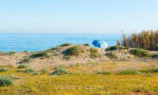 Nouvelle villa de conception contemporaine à vendre à deux pas de la nouvelle plage du Golden Mile, entre Marbella et Estepona 50039 