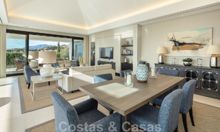Villa de luxe méditerranéenne indépendante à vendre avec vue sur la mer, entourée de terrains de golf à Nueva Andalucia, Marbella 50718 