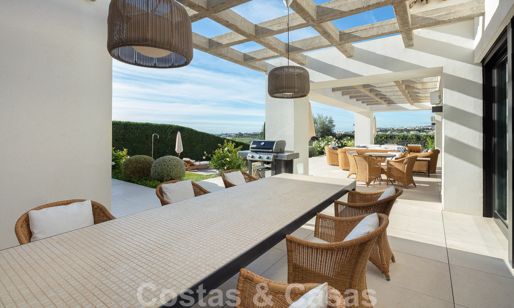 Villa de luxe méditerranéenne indépendante à vendre avec vue sur la mer, entourée de terrains de golf à Nueva Andalucia, Marbella 50721