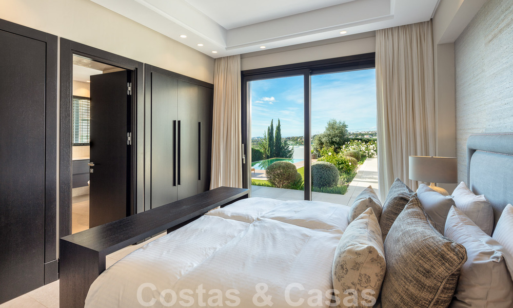 Villa de luxe méditerranéenne indépendante à vendre avec vue sur la mer, entourée de terrains de golf à Nueva Andalucia, Marbella 50722