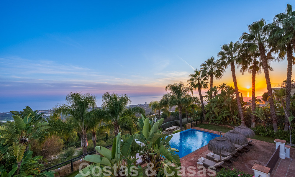 Villa andalouse de luxe à vendre avec vue panoramique sur la mer à Los Monteros, Marbella 50938