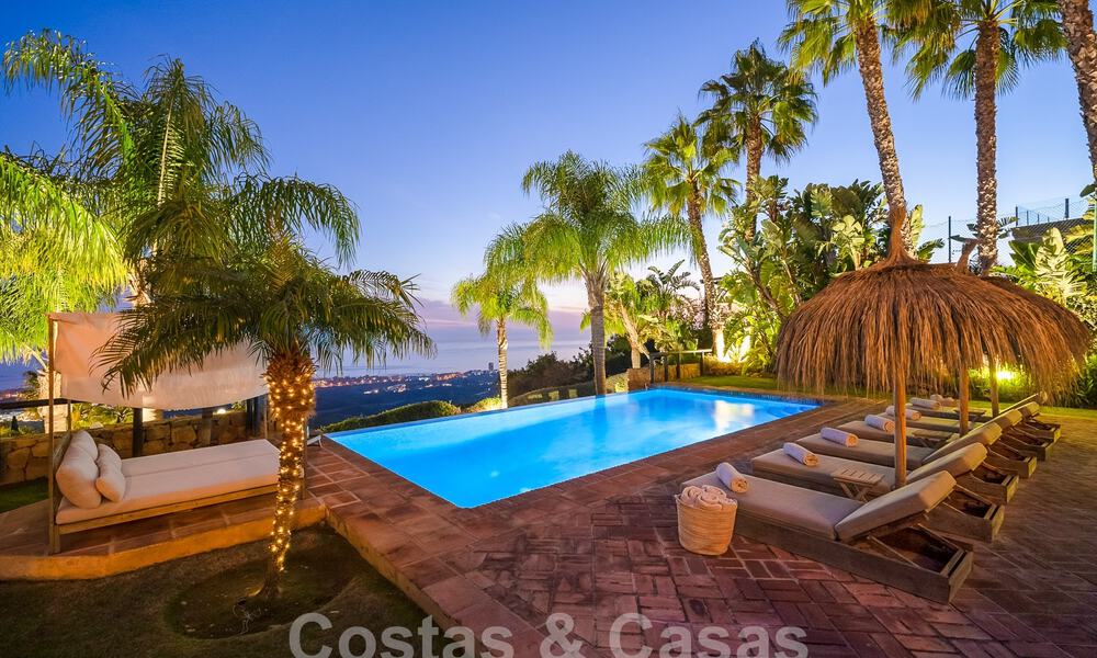 Villa andalouse de luxe à vendre avec vue panoramique sur la mer à Los Monteros, Marbella 50940