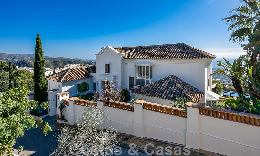 Villa andalouse de luxe à vendre avec vue panoramique sur la mer à Los Monteros, Marbella 50945