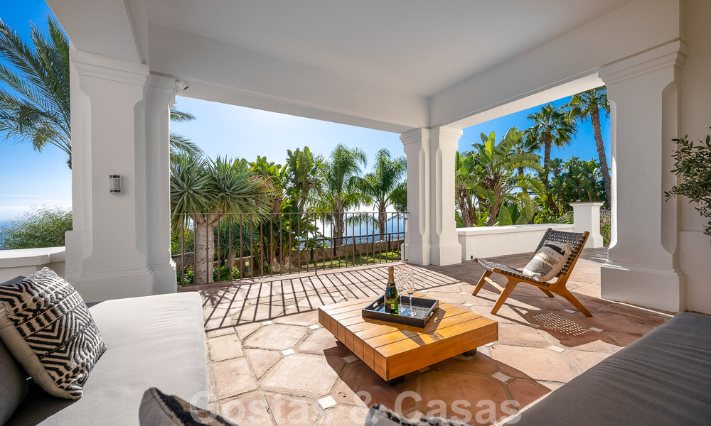 Villa andalouse de luxe à vendre avec vue panoramique sur la mer à Los Monteros, Marbella 50948