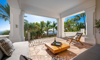 Villa andalouse de luxe à vendre avec vue panoramique sur la mer à Los Monteros, Marbella 50948 