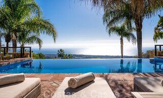 Villa andalouse de luxe à vendre avec vue panoramique sur la mer à Los Monteros, Marbella 50951 