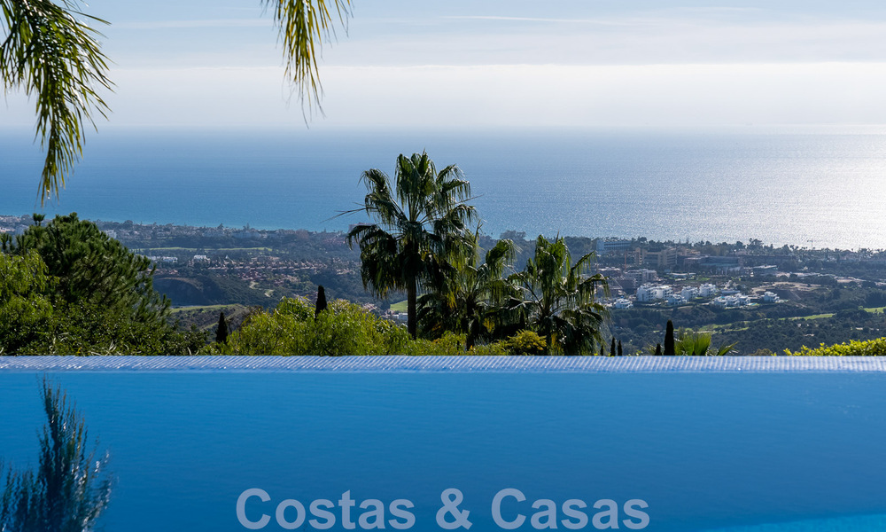Villa andalouse de luxe à vendre avec vue panoramique sur la mer à Los Monteros, Marbella 50952