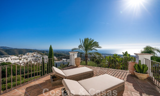 Villa andalouse de luxe à vendre avec vue panoramique sur la mer à Los Monteros, Marbella 50953 