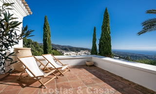 Villa andalouse de luxe à vendre avec vue panoramique sur la mer à Los Monteros, Marbella 50955 