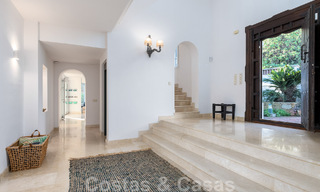 Villa andalouse de luxe à vendre avec vue panoramique sur la mer à Los Monteros, Marbella 50960 