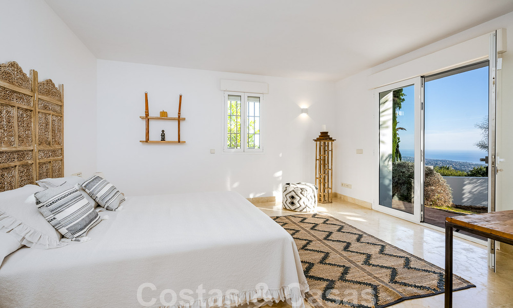 Villa andalouse de luxe à vendre avec vue panoramique sur la mer à Los Monteros, Marbella 50966