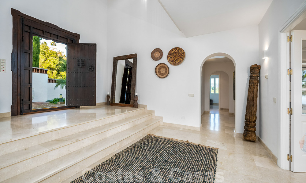 Villa andalouse de luxe à vendre avec vue panoramique sur la mer à Los Monteros, Marbella 50968