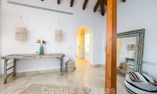 Villa andalouse de luxe à vendre avec vue panoramique sur la mer à Los Monteros, Marbella 50972 