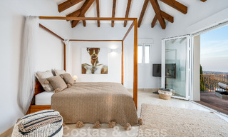 Villa andalouse de luxe à vendre avec vue panoramique sur la mer à Los Monteros, Marbella 50973 