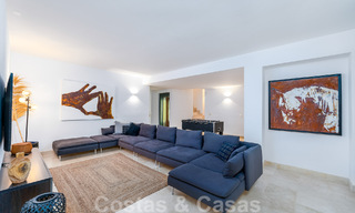 Villa andalouse de luxe à vendre avec vue panoramique sur la mer à Los Monteros, Marbella 50975 