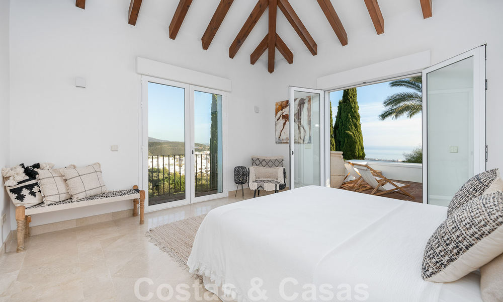 Villa andalouse de luxe à vendre avec vue panoramique sur la mer à Los Monteros, Marbella 50978
