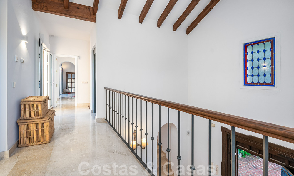 Villa andalouse de luxe à vendre avec vue panoramique sur la mer à Los Monteros, Marbella 50981