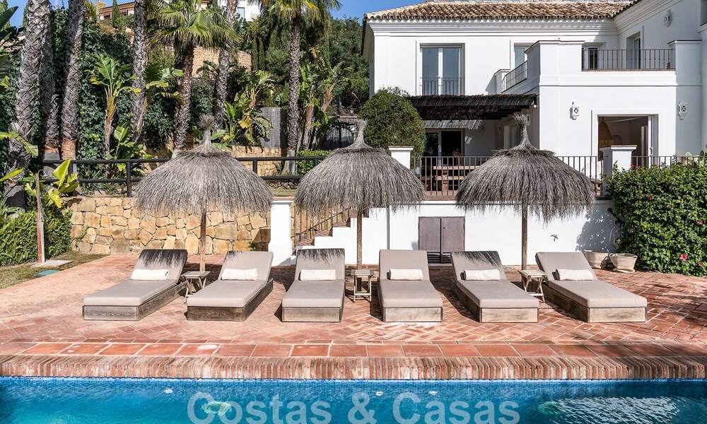 Villa andalouse de luxe à vendre avec vue panoramique sur la mer à Los Monteros, Marbella 50991