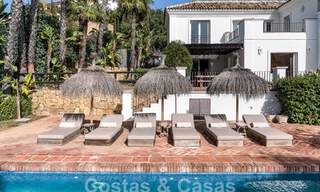 Villa andalouse de luxe à vendre avec vue panoramique sur la mer à Los Monteros, Marbella 50991 