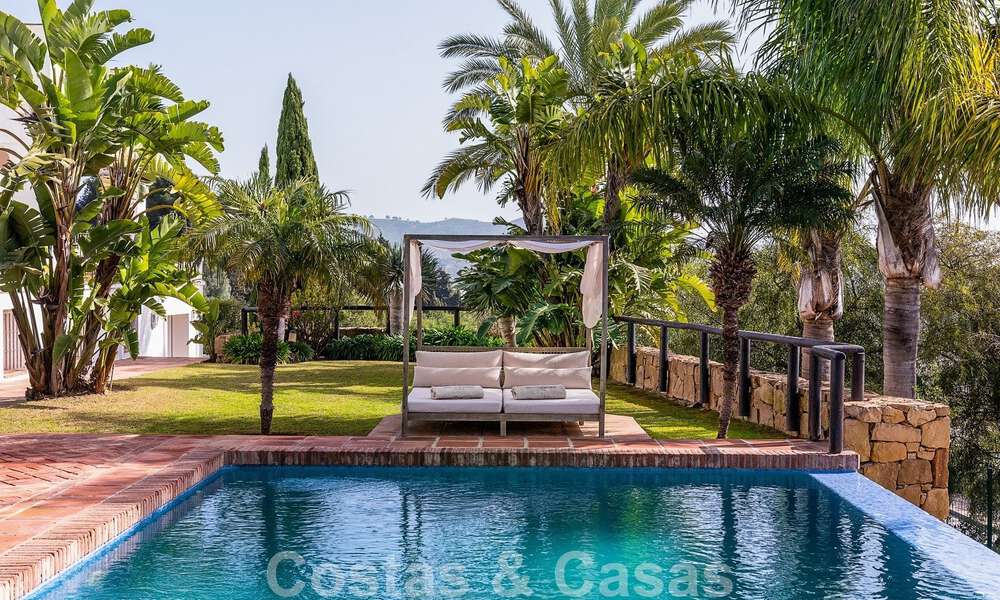 Villa andalouse de luxe à vendre avec vue panoramique sur la mer à Los Monteros, Marbella 50995