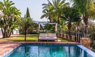 Villa andalouse de luxe à vendre avec vue panoramique sur la mer à Los Monteros, Marbella 50995 