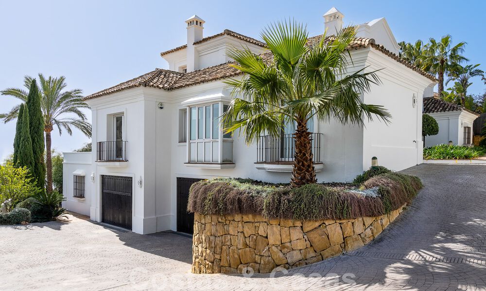 Villa andalouse de luxe à vendre avec vue panoramique sur la mer à Los Monteros, Marbella 50998