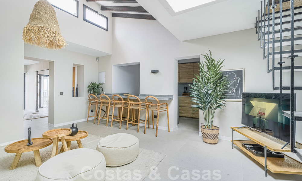 Superbe penthouse à vendre avec vue sur la mer et les montagnes, à distance de marche des commodités à Nueva Andalucia, Marbella 50741