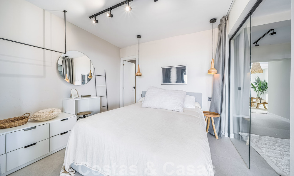 Superbe penthouse à vendre avec vue sur la mer et les montagnes, à distance de marche des commodités à Nueva Andalucia, Marbella 50753