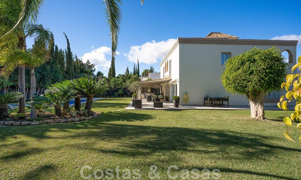 Villa méditerranéenne de luxe à vendre avec 5 chambres à coucher dans un environnement de golf prestigieux dans la vallée de Nueva Andalucia, Marbella 50827