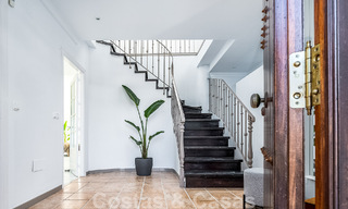 Villa méditerranéenne de luxe à vendre avec 5 chambres à coucher dans un environnement de golf prestigieux dans la vallée de Nueva Andalucia, Marbella 50828 