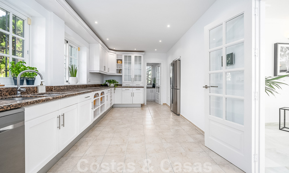 Villa méditerranéenne de luxe à vendre avec 5 chambres à coucher dans un environnement de golf prestigieux dans la vallée de Nueva Andalucia, Marbella 50829
