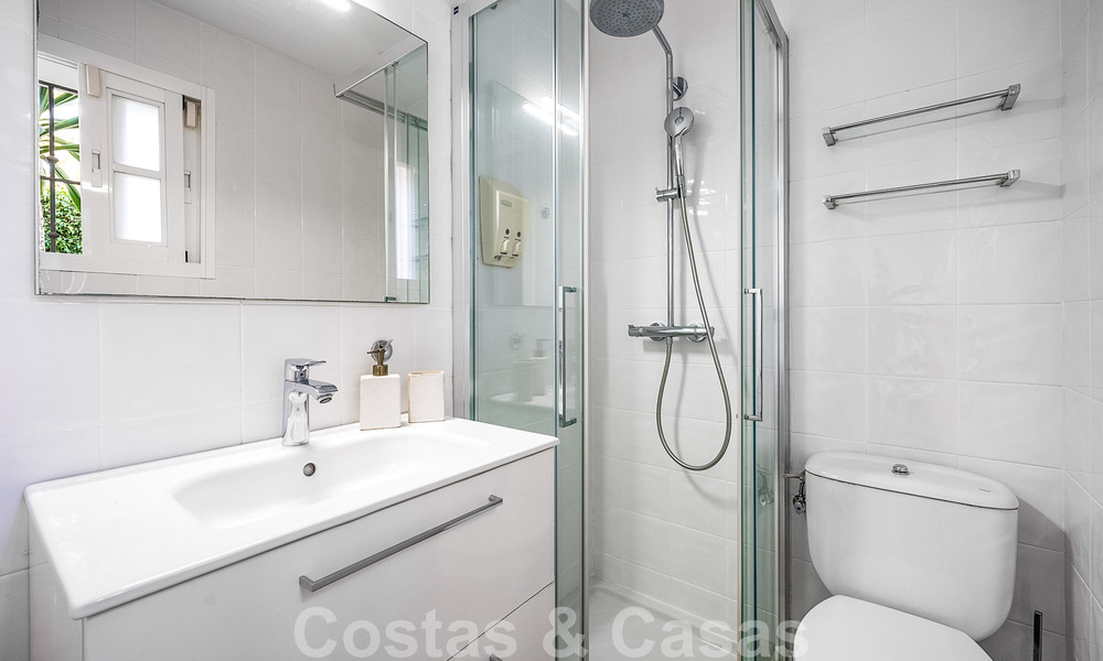 Villa méditerranéenne de luxe à vendre avec 5 chambres à coucher dans un environnement de golf prestigieux dans la vallée de Nueva Andalucia, Marbella 50831