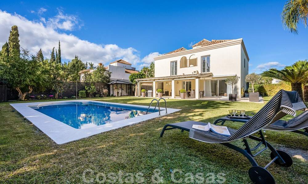 Villa méditerranéenne de luxe à vendre avec 5 chambres à coucher dans un environnement de golf prestigieux dans la vallée de Nueva Andalucia, Marbella 50843