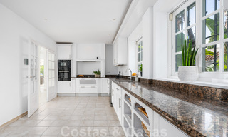 Villa méditerranéenne de luxe à vendre avec 5 chambres à coucher dans un environnement de golf prestigieux dans la vallée de Nueva Andalucia, Marbella 50856 