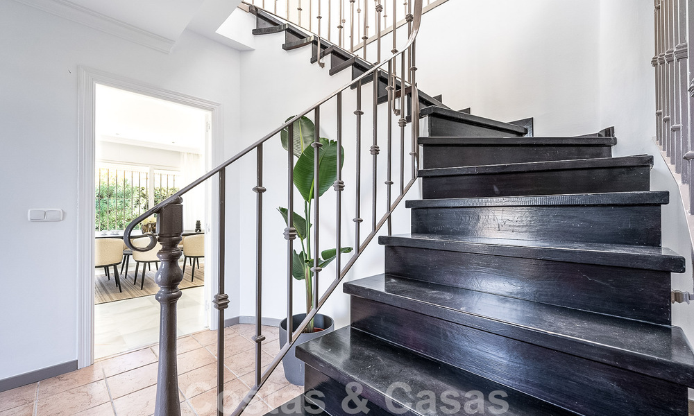 Villa méditerranéenne de luxe à vendre avec 5 chambres à coucher dans un environnement de golf prestigieux dans la vallée de Nueva Andalucia, Marbella 50860