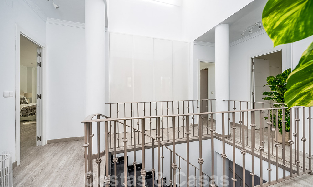 Villa méditerranéenne de luxe à vendre avec 5 chambres à coucher dans un environnement de golf prestigieux dans la vallée de Nueva Andalucia, Marbella 50861