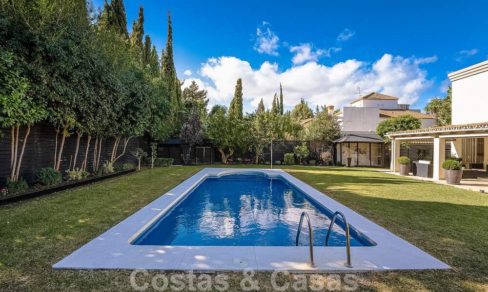 Villa méditerranéenne de luxe à vendre avec 5 chambres à coucher dans un environnement de golf prestigieux dans la vallée de Nueva Andalucia, Marbella 50867