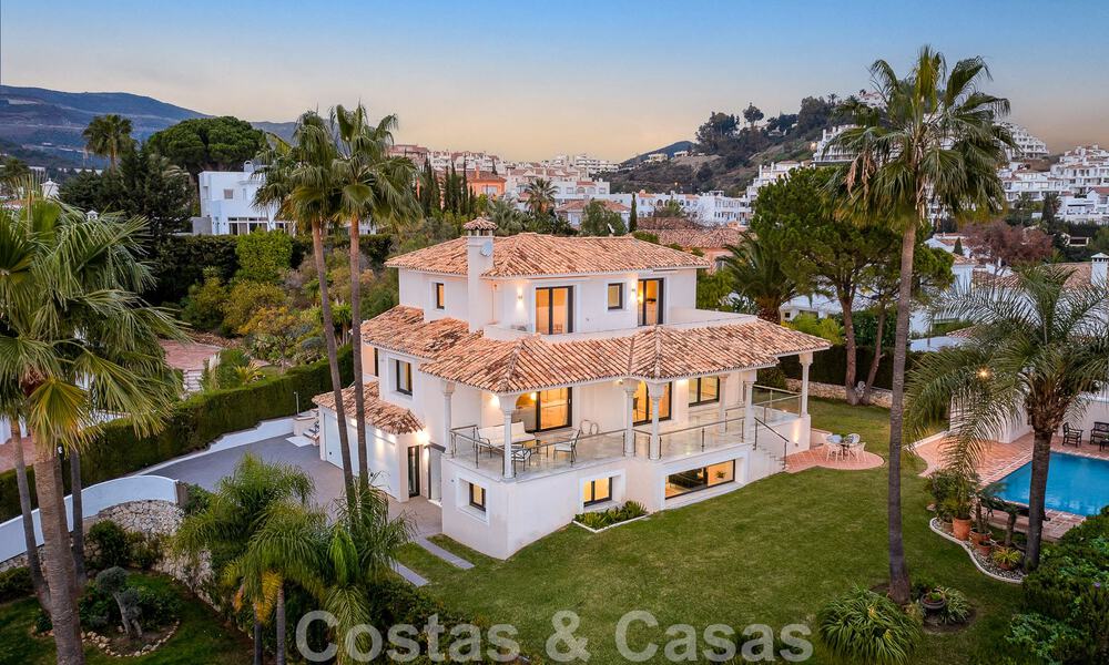 Villa de luxe espagnole à vendre avec architecture méditerranéenne située au cœur de la vallée du golf de Nueva Andalucia à Marbella 50650