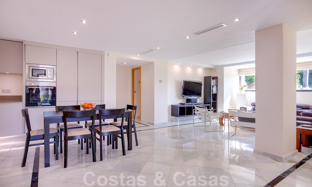 Villa de luxe espagnole à vendre avec architecture méditerranéenne située au cœur de la vallée du golf de Nueva Andalucia à Marbella 50652