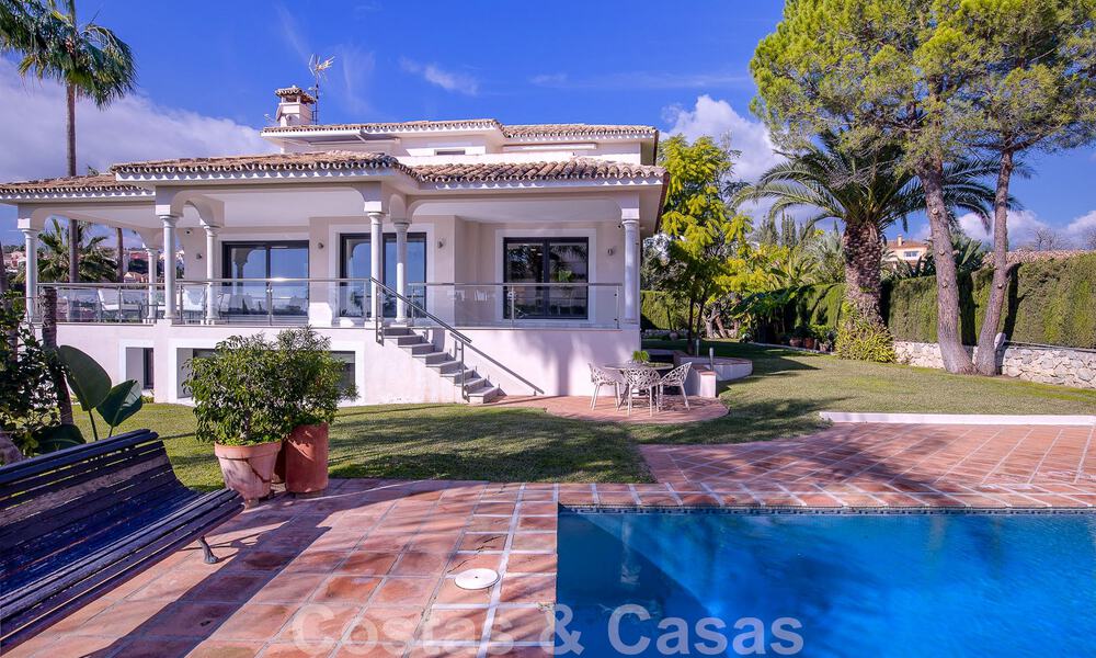 Villa de luxe espagnole à vendre avec architecture méditerranéenne située au cœur de la vallée du golf de Nueva Andalucia à Marbella 50658