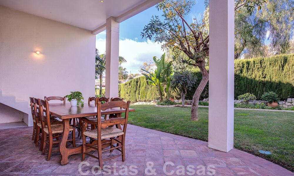Villa de luxe espagnole à vendre avec architecture méditerranéenne située au cœur de la vallée du golf de Nueva Andalucia à Marbella 50662