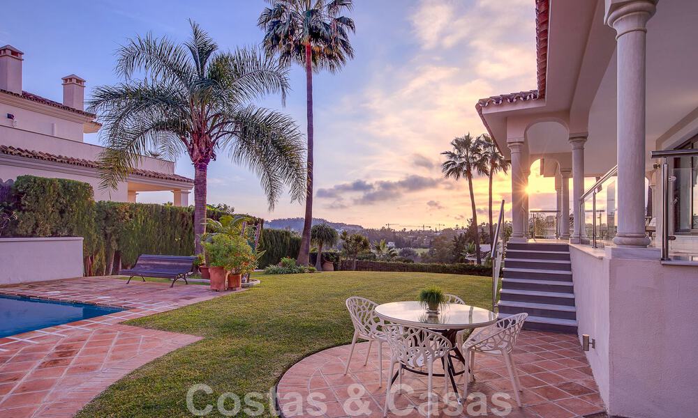 Villa de luxe espagnole à vendre avec architecture méditerranéenne située au cœur de la vallée du golf de Nueva Andalucia à Marbella 50664