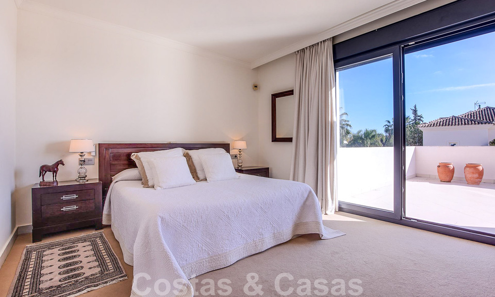 Villa de luxe espagnole à vendre avec architecture méditerranéenne située au cœur de la vallée du golf de Nueva Andalucia à Marbella 50666